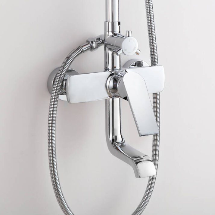 泓冠热博登录管制作的大花洒输水管