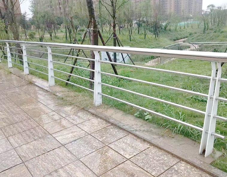 热博登录管扶手